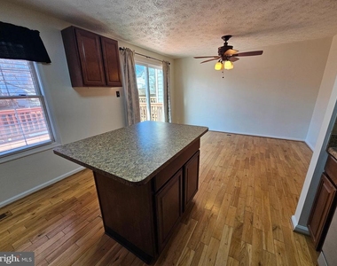 703 Quiet Pond Court - Photo Thumbnail 5