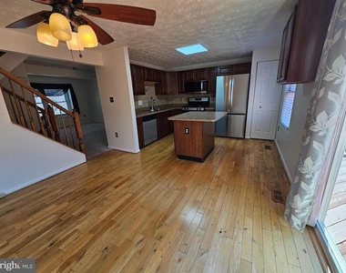 703 Quiet Pond Court - Photo Thumbnail 7