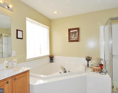 2508 Black Oak Way - Photo Thumbnail 1