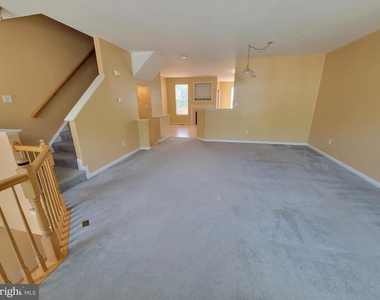 2508 Black Oak Way - Photo Thumbnail 12