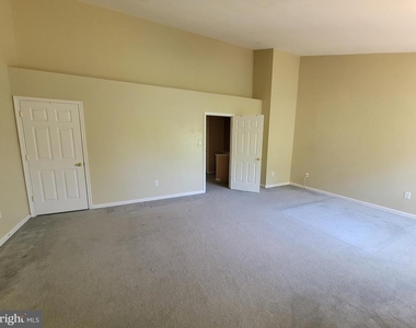 2508 Black Oak Way - Photo Thumbnail 6
