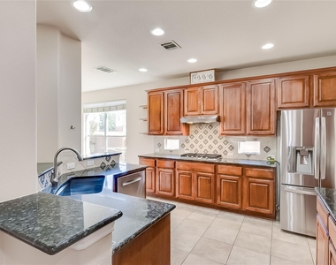 3611 Fossilwood Way - Photo Thumbnail 11