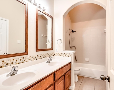 3611 Fossilwood Way - Photo Thumbnail 25