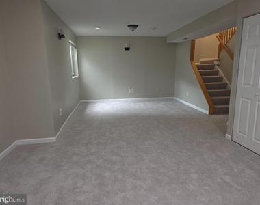 218 Eisenhower Court - Photo Thumbnail 15