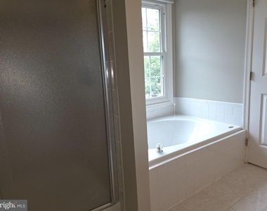 218 Eisenhower Court - Photo Thumbnail 11