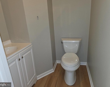 218 Eisenhower Court - Photo Thumbnail 5