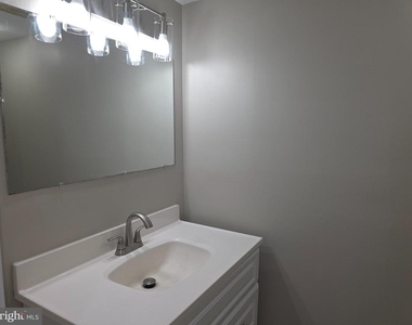 218 Eisenhower Court - Photo Thumbnail 17