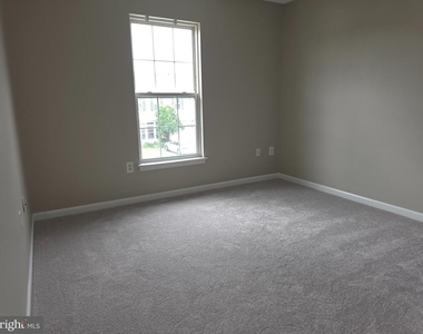 218 Eisenhower Court - Photo Thumbnail 13