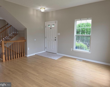 218 Eisenhower Court - Photo Thumbnail 1