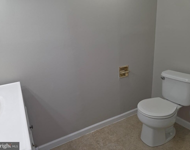 218 Eisenhower Court - Photo Thumbnail 18