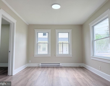 102 Montgomery St - Photo Thumbnail 7