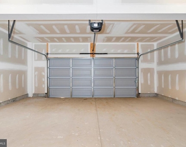 838 Mapleton Avenue - Photo Thumbnail 19