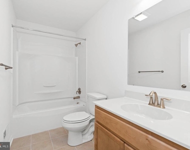 838 Mapleton Avenue - Photo Thumbnail 15