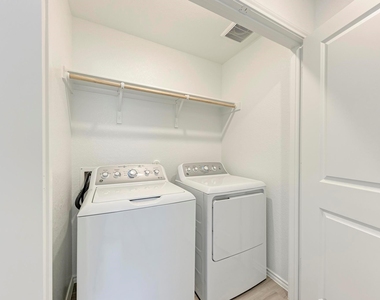 313 Marty Allen Loop - Photo Thumbnail 24