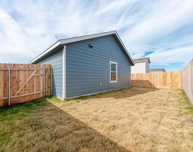 313 Marty Allen Loop - Photo Thumbnail 27