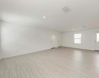 313 Marty Allen Loop - Photo Thumbnail 7