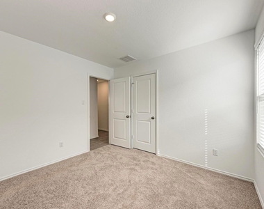 313 Marty Allen Loop - Photo Thumbnail 20
