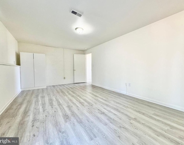 305 Charring Cross Drive - Photo Thumbnail 19