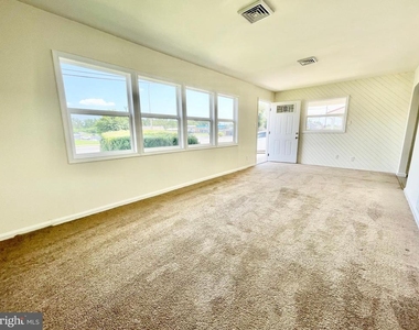 1416 S Governors Avenue - Photo Thumbnail 5