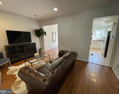 514 Columbia Road Nw - Photo Thumbnail 14
