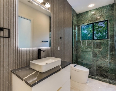 9409 Bell Mountain Dr - Photo Thumbnail 32