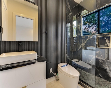 9409 Bell Mountain Dr - Photo Thumbnail 33