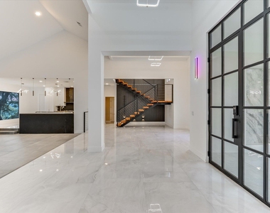 9409 Bell Mountain Dr - Photo Thumbnail 23
