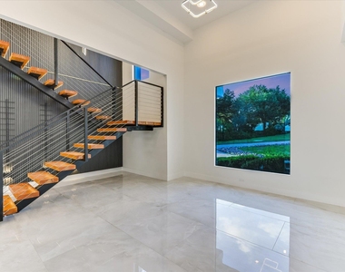 9409 Bell Mountain Dr - Photo Thumbnail 21