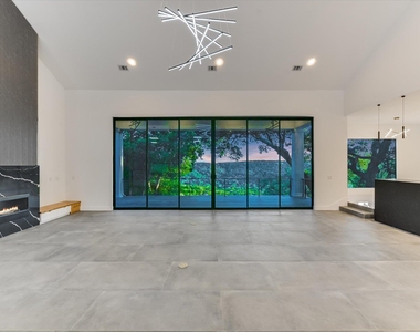 9409 Bell Mountain Dr - Photo Thumbnail 11