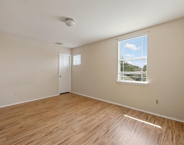 13405 Lismore Ln - Photo Thumbnail 27