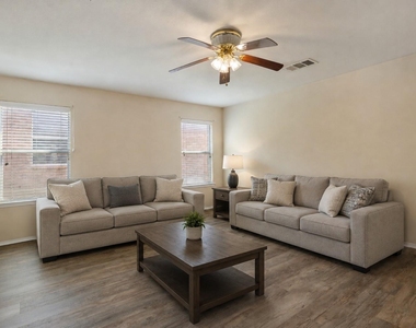 13405 Lismore Ln - Photo Thumbnail 6