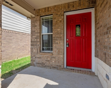 13405 Lismore Ln - Photo Thumbnail 3