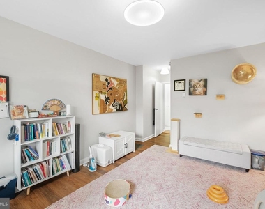 4201 Cathedral Avenue Nw - Photo Thumbnail 17