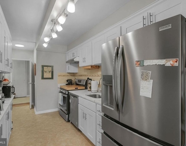 4201 Cathedral Avenue Nw - Photo Thumbnail 9