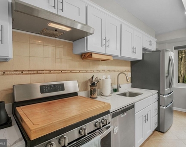 4201 Cathedral Avenue Nw - Photo Thumbnail 10
