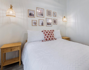 2815 Rio Grande St - Photo Thumbnail 9