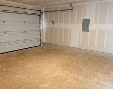 208 Skyfire St - Photo Thumbnail 17