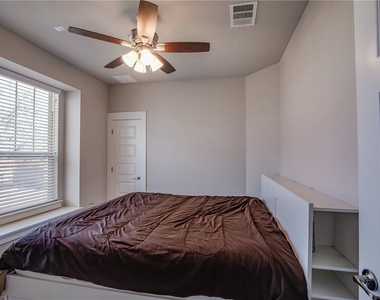9707 Mcknight Loop - Photo Thumbnail 11