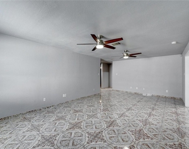 6402 Santos St - Photo Thumbnail 6