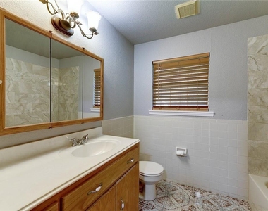 6402 Santos St - Photo Thumbnail 18