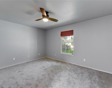 6402 Santos St - Photo Thumbnail 16