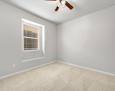 176 Flannery Ln - Photo Thumbnail 7