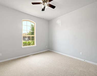 176 Flannery Ln - Photo Thumbnail 5