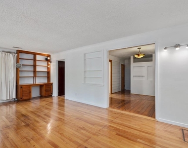 1212 Bentwood Rd - Photo Thumbnail 5