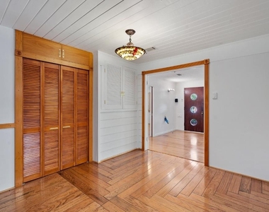 1212 Bentwood Rd - Photo Thumbnail 12
