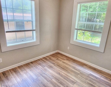9248 9th Avenue - Photo Thumbnail 23