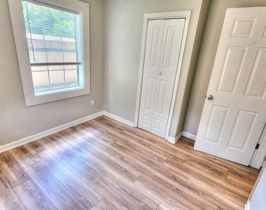 9248 9th Avenue - Photo Thumbnail 16