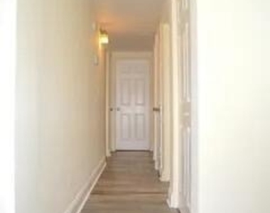 4294 Katanga Drive N - Photo Thumbnail 3