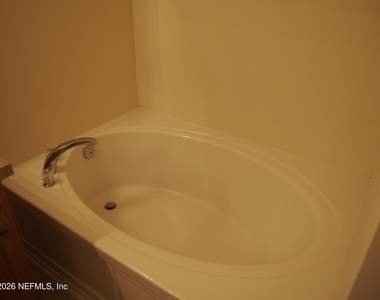 12301 Kernan Forest Boulevard - Photo Thumbnail 18