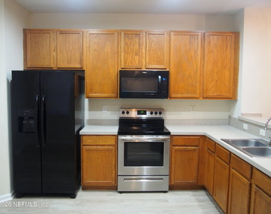 12301 Kernan Forest Boulevard - Photo Thumbnail 3